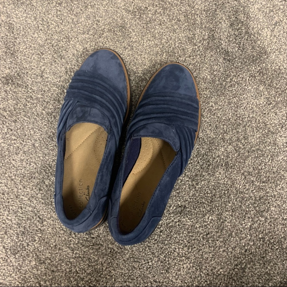 Blue velvet loafers
